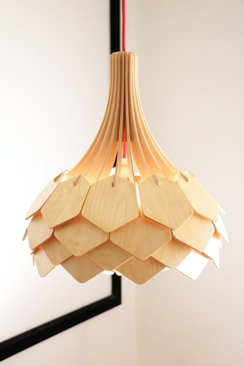 Дизайнерские люстры из дерева