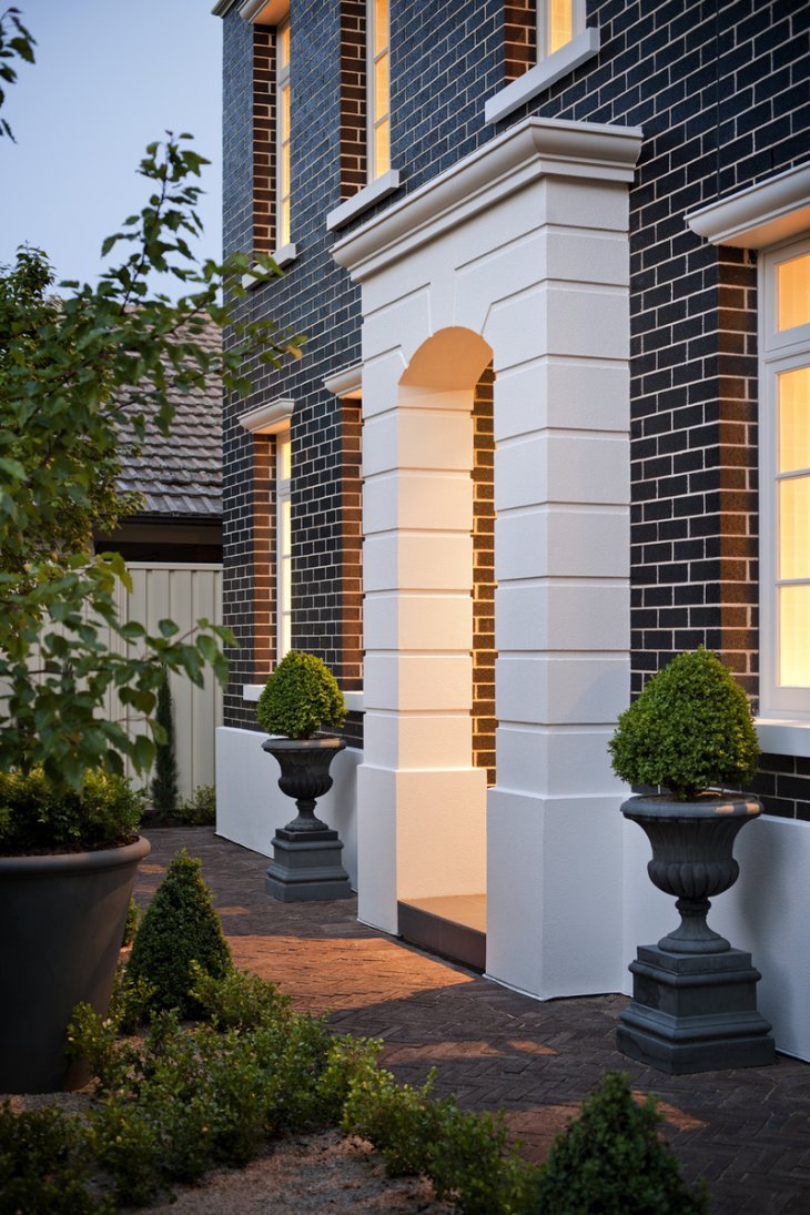 Кирпичный фасад