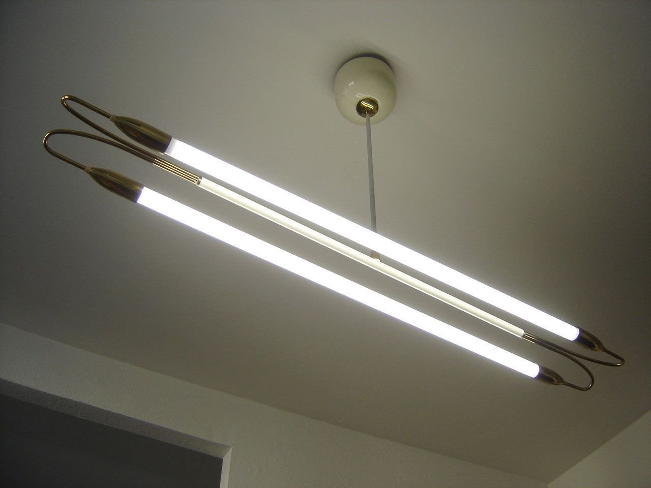 Лампы дневного света трекинговой системы светильников