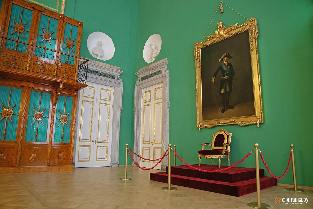 Михайловский замок зал