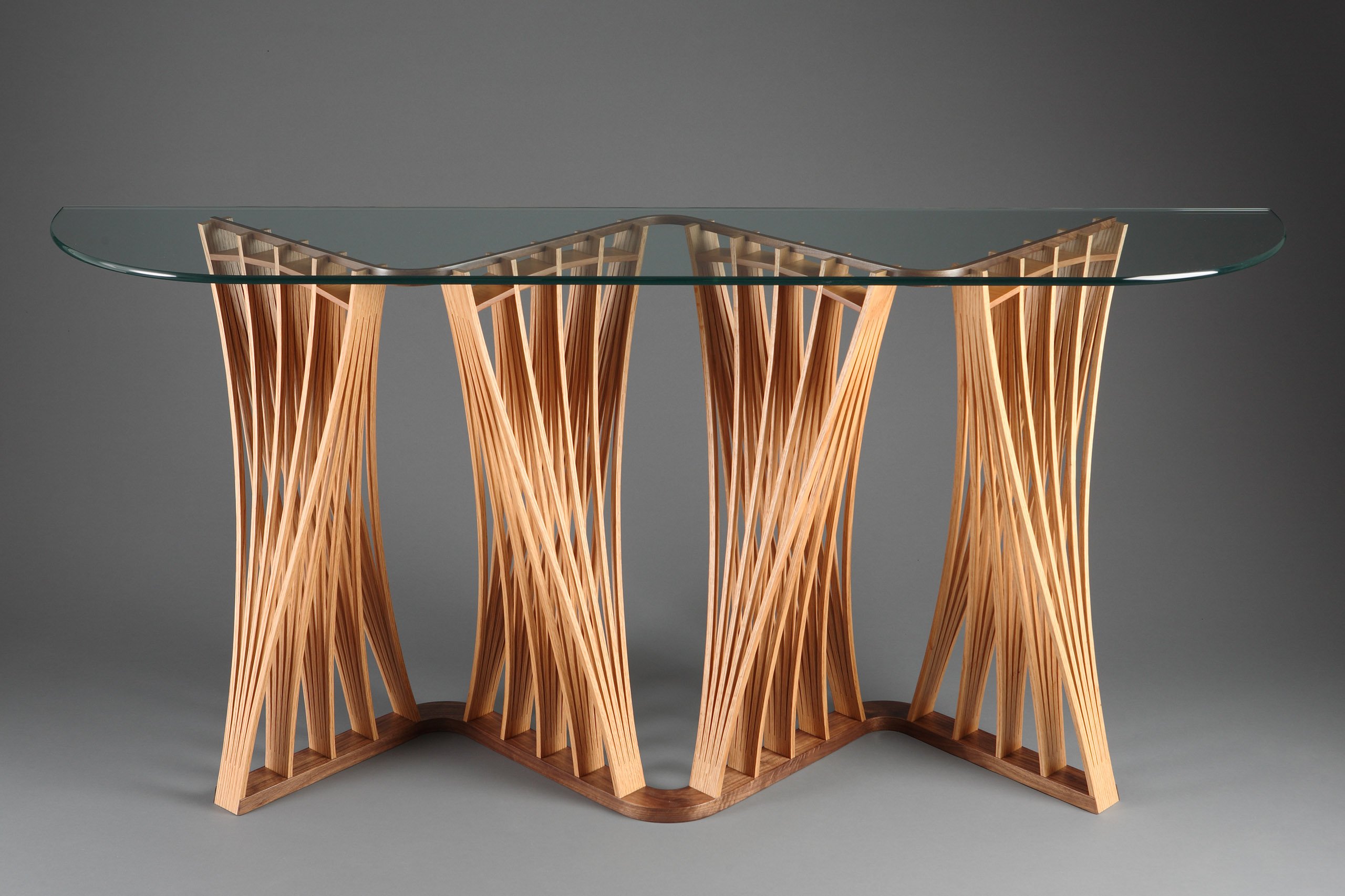 Деревянное подстолье для журнального столика. Необычные столы. Необычные деревянные столы. Дизайнерские столы из дерева. Дизайнерский столик из дерева.