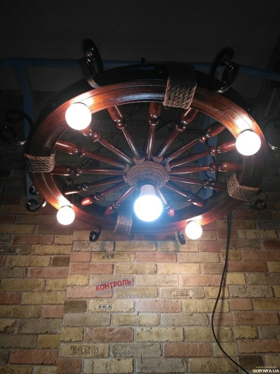 Люстра из колеса фургона