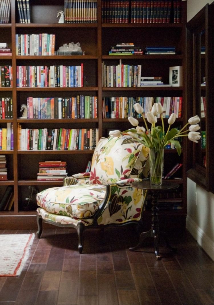 Уютное кресло для чтения