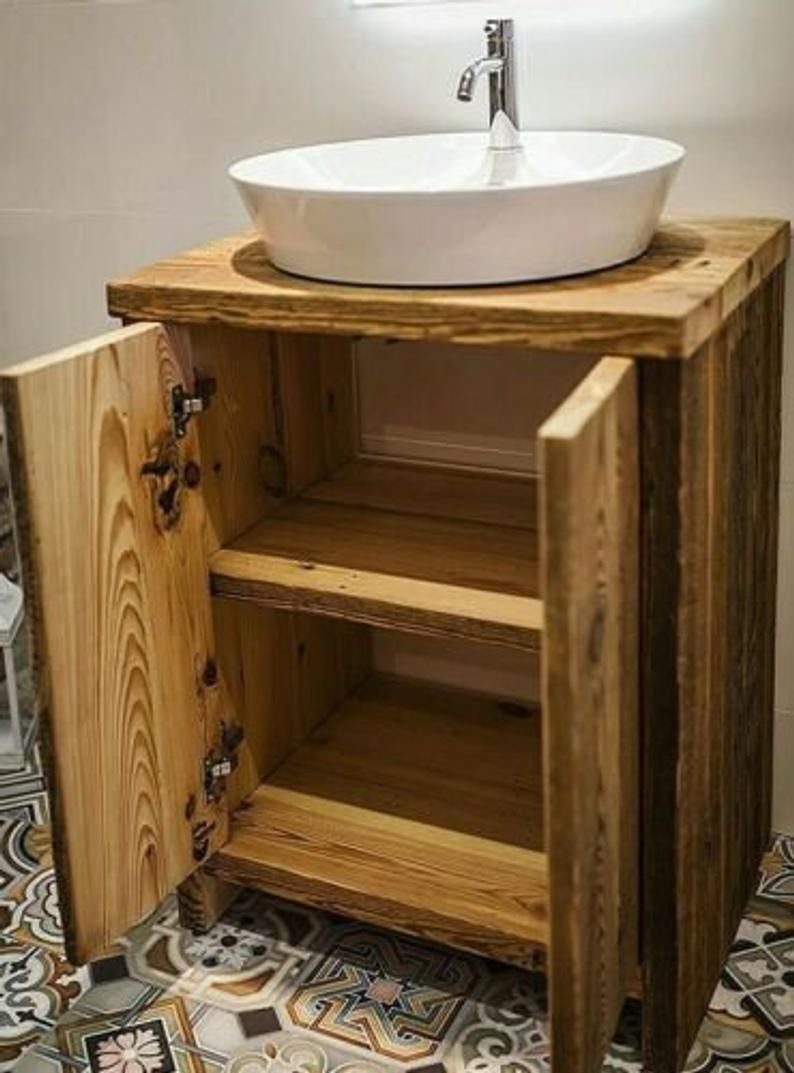 Шкафчик в ванную из дерева