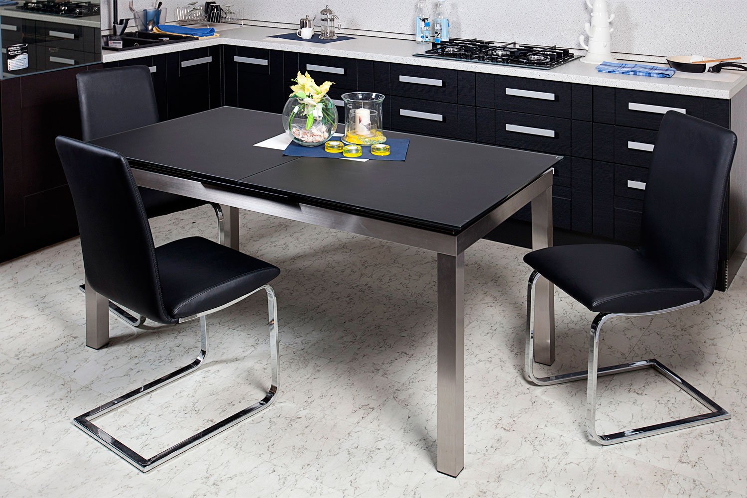 Какой кухонный стол лучше. Столы черные хофф стеклянные. Стол кухонный. Модные кухонные столы. Современный кухонный стол.