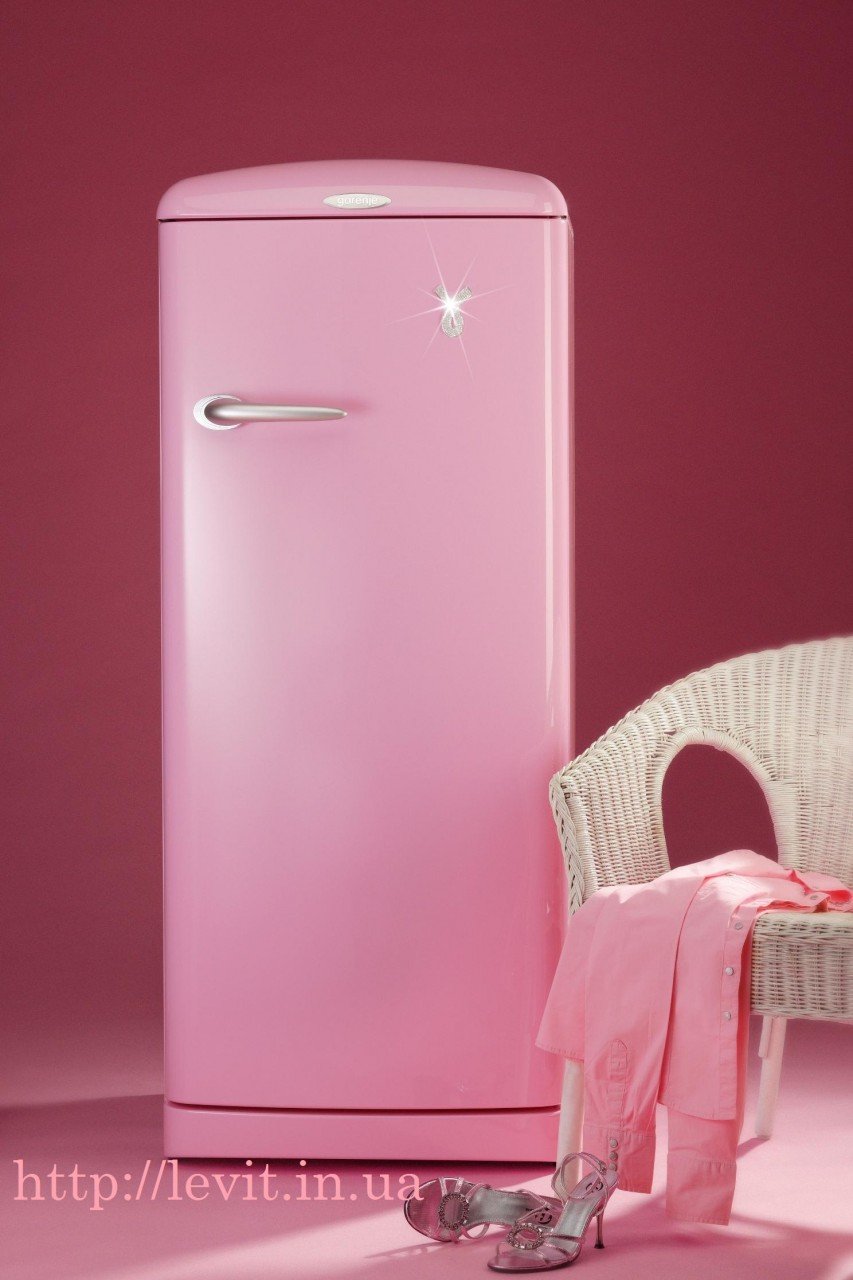 Холодильник розового цвета