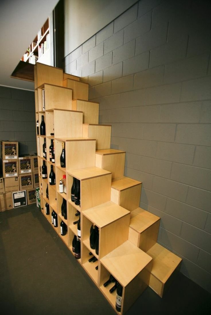 Лестница в маленьком пространстве