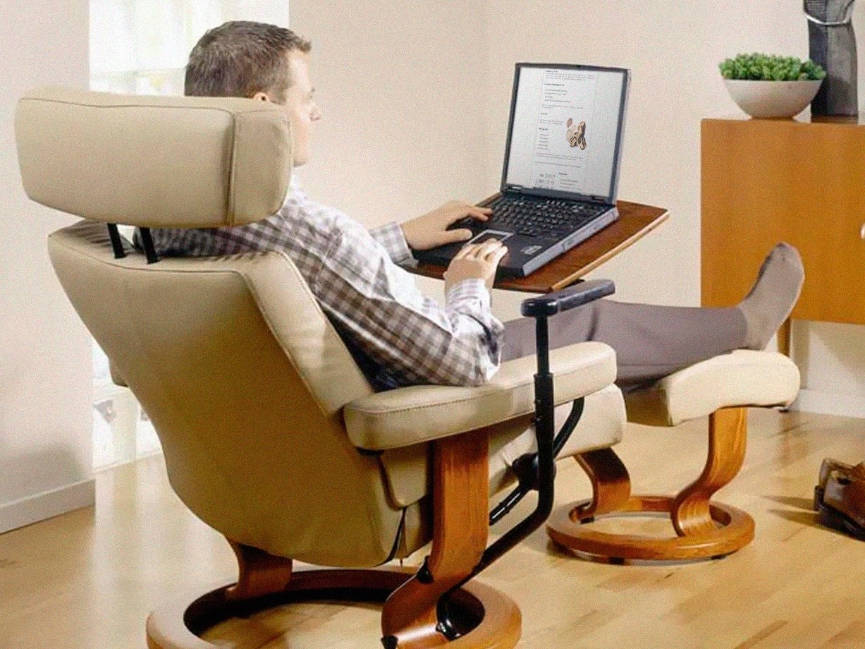 Купить кресло и столик. Кресло для компьютерного стола. Кресло со столиком. Удобное кресло. Кресло с подставкой для ноутбука.