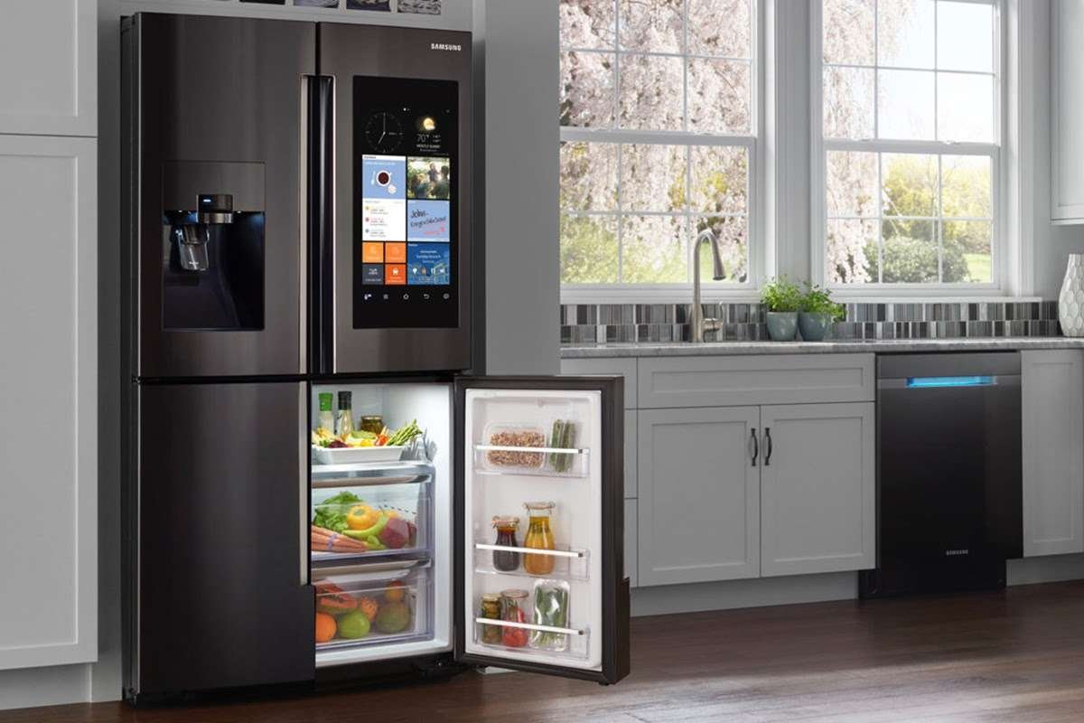 Холодильник Samsung в интерьере