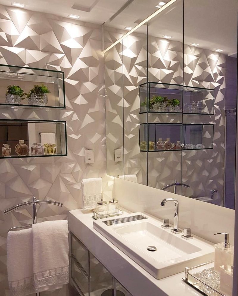 Зеркальная плитка в интерьере ванной комнаты