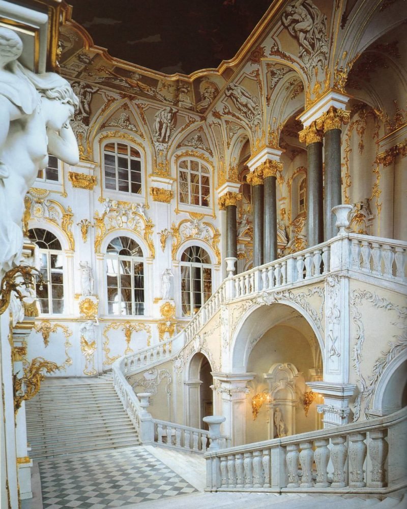 Барокко зимний дворец в Санкт-Петербурге