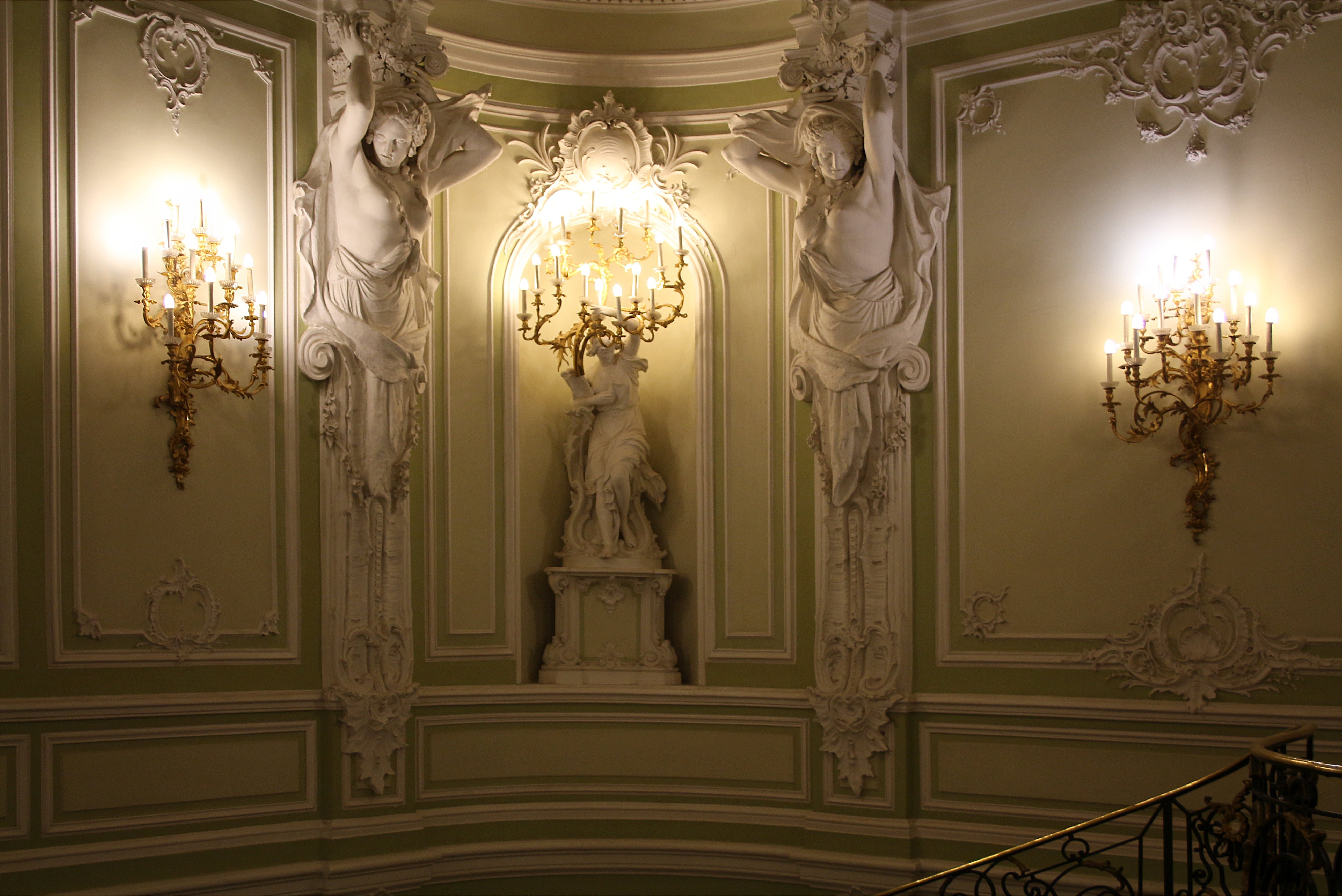 Дворец белосельских белозерских зеркальный зал