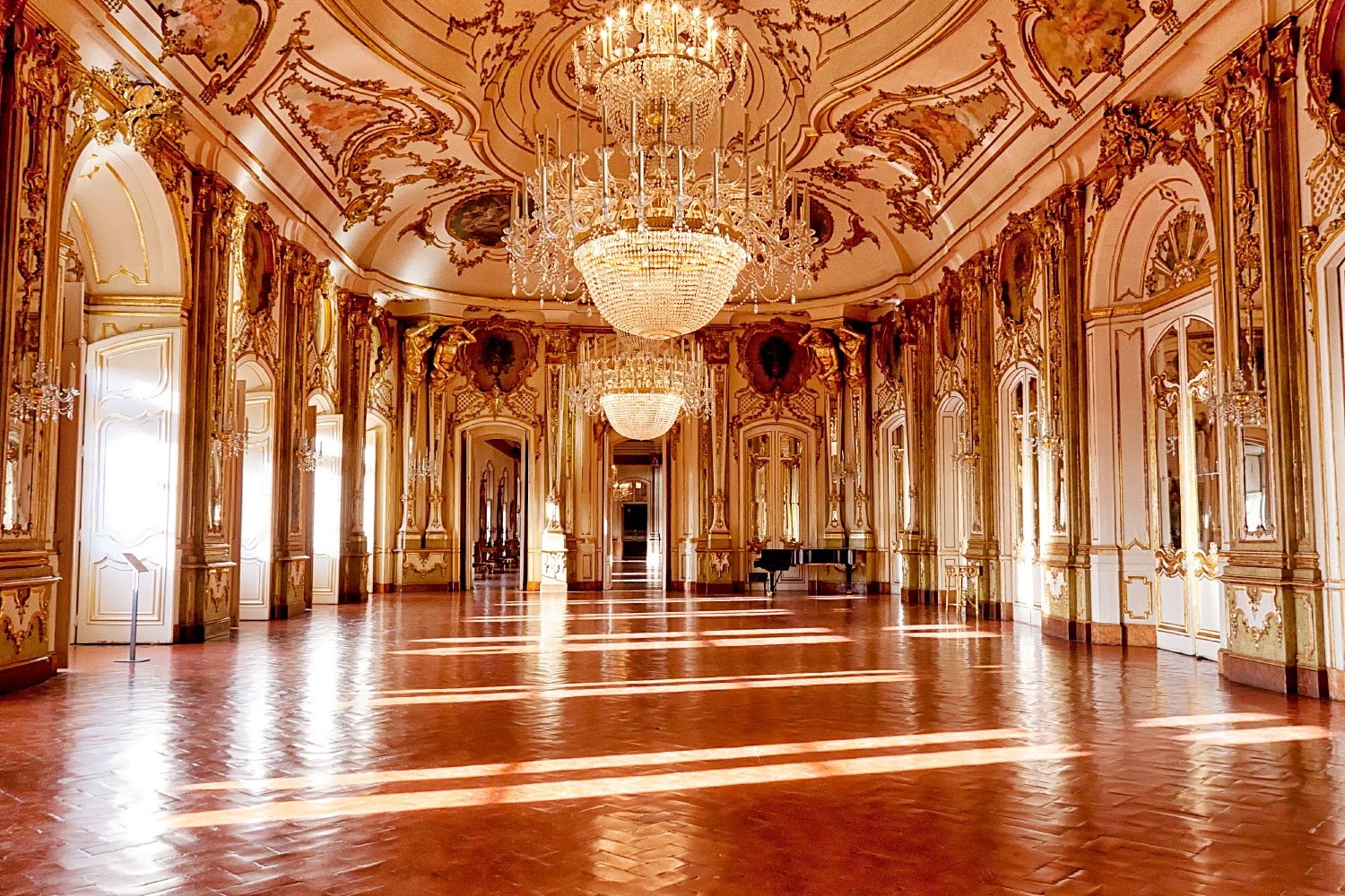 Бальный зал Версальского сада