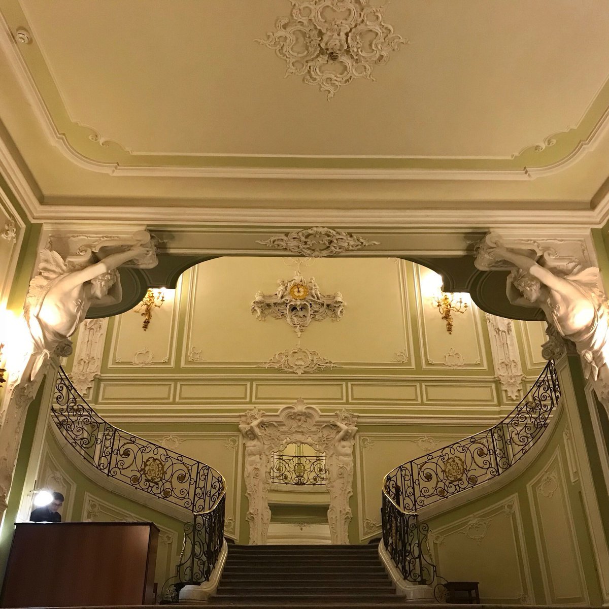 Дворец белосельских белозерских зеркальный зал