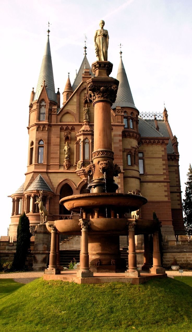 Замок дракона - Schloss Drachenburg, Германия