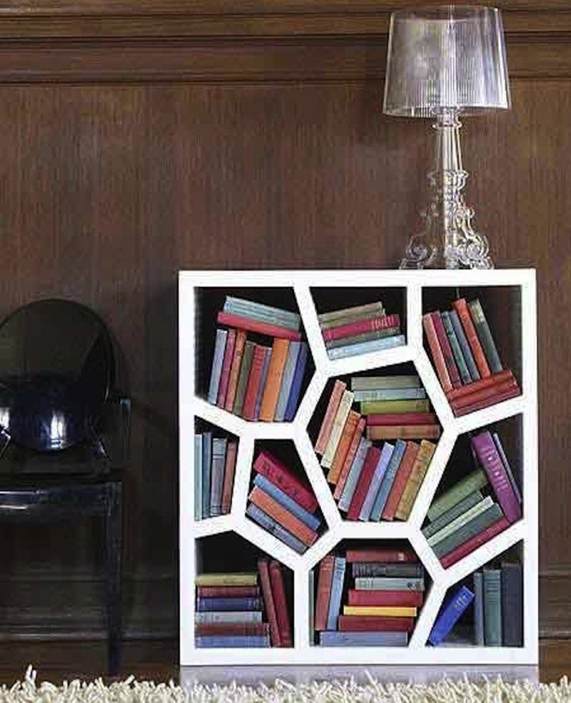Компактная книжная полка