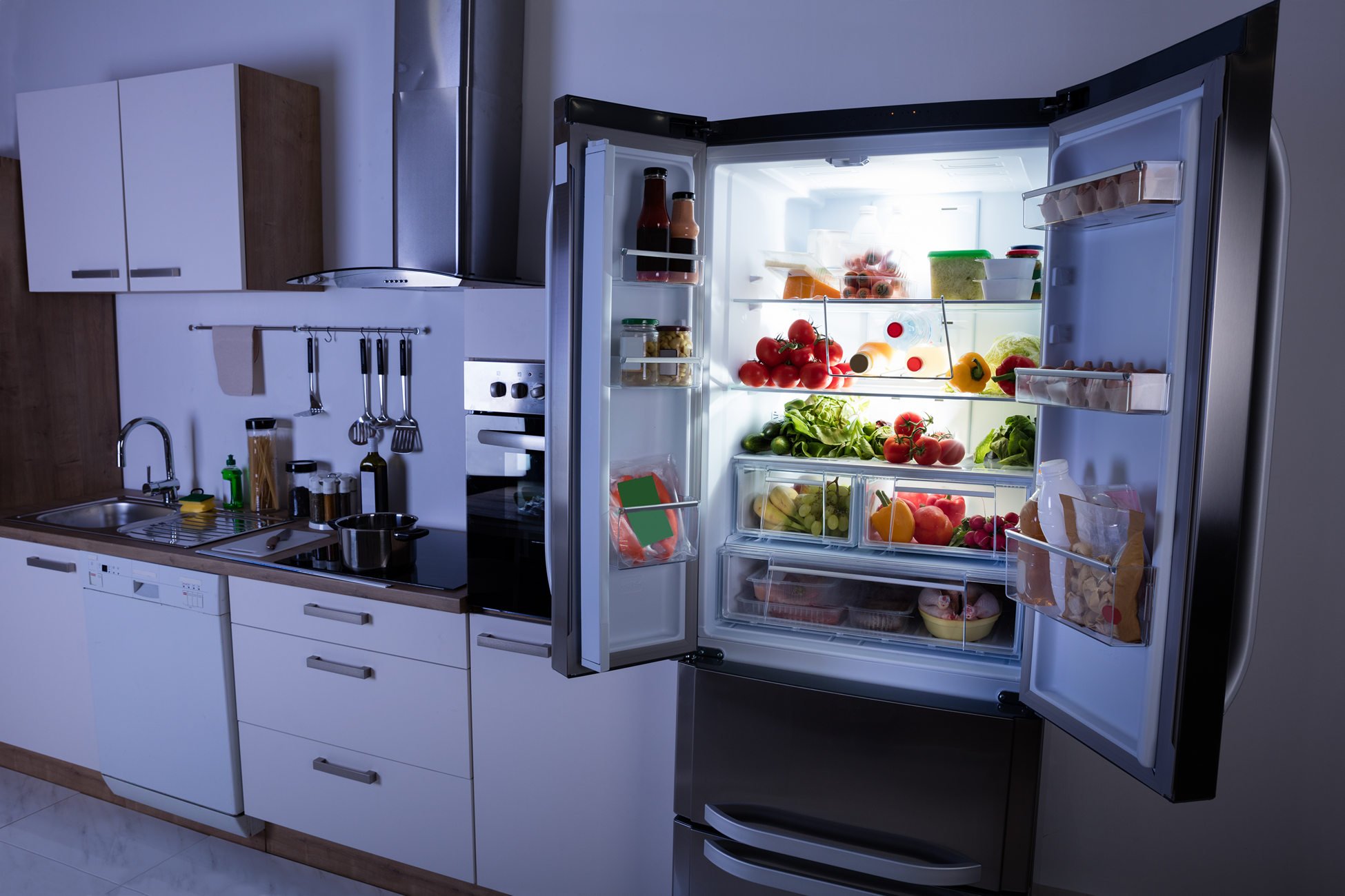 соседство холодильника и встроенного духового шкафа