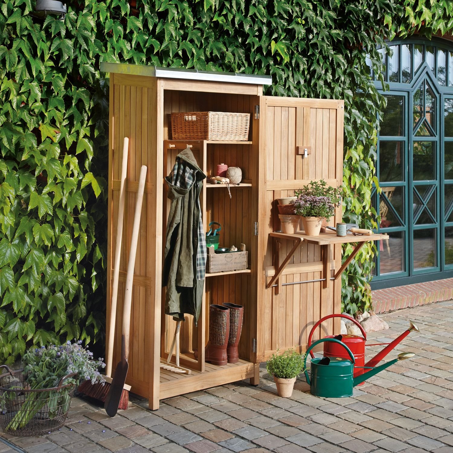 Шкаф для садового инвентаря