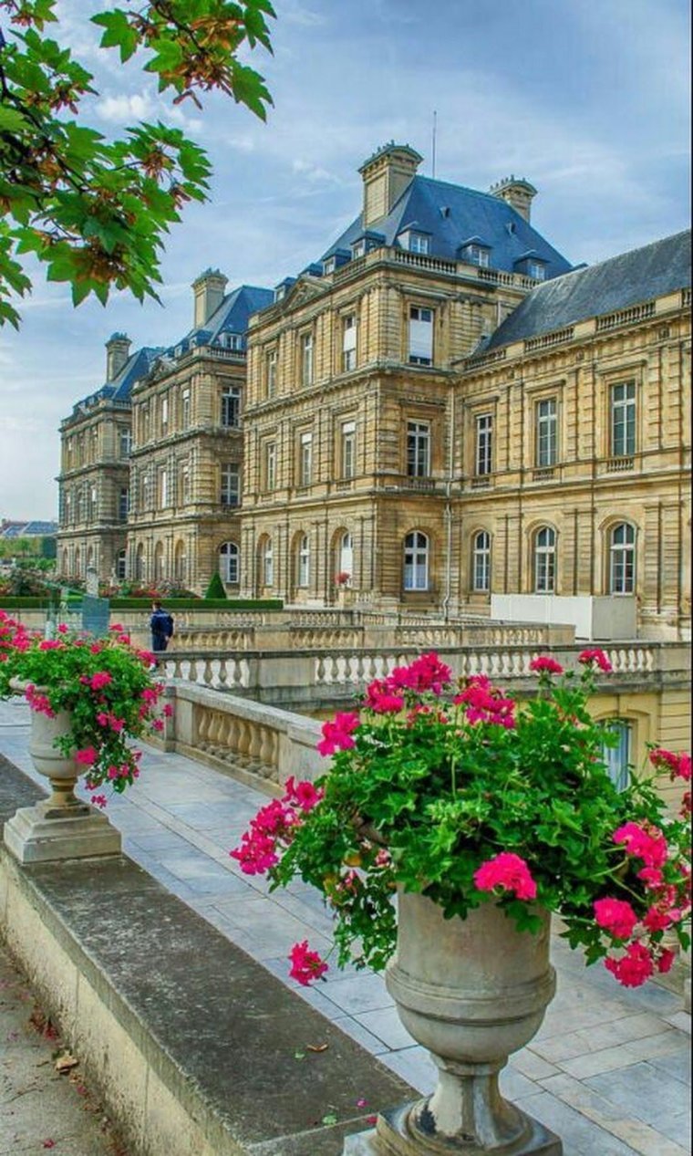 Дворец де Бриенн Париж