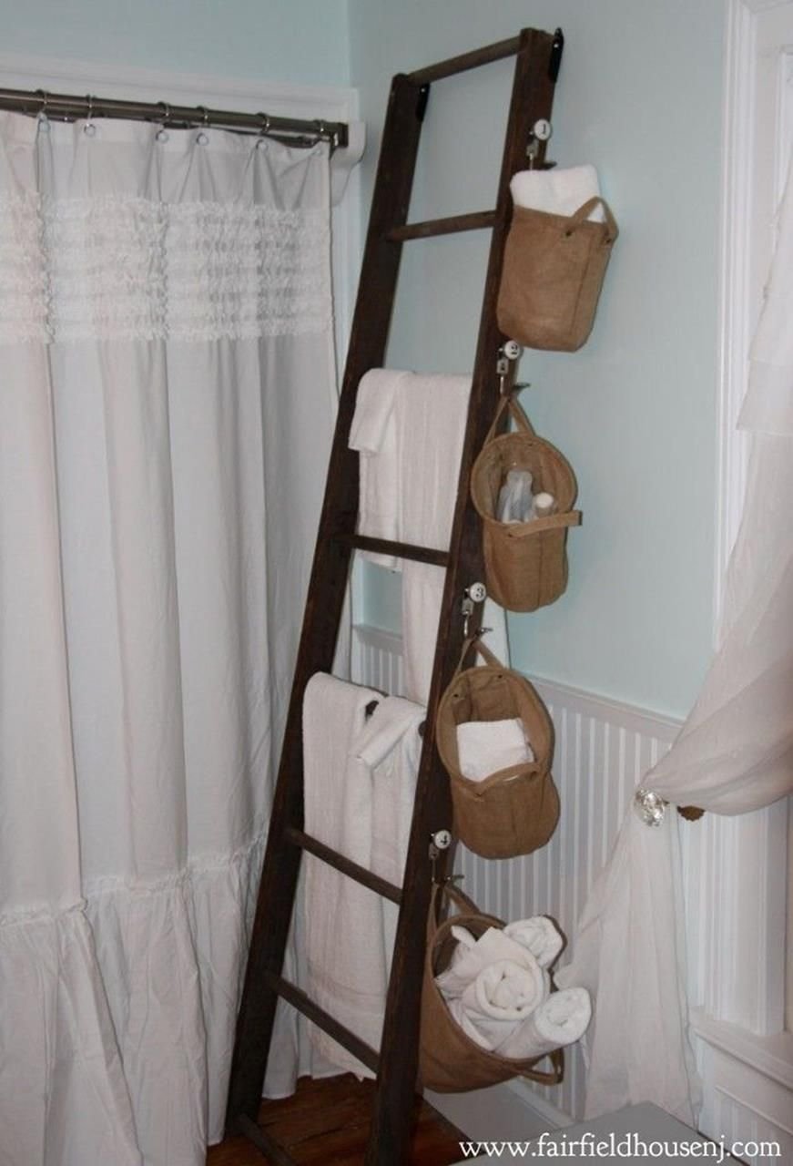 Лестница вешалка для полотенец в ванную