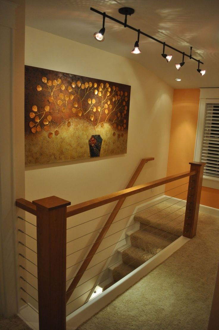 Подсветка лестничного пролета в деревянном доме