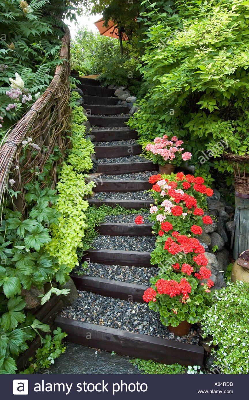Лестница с цветами