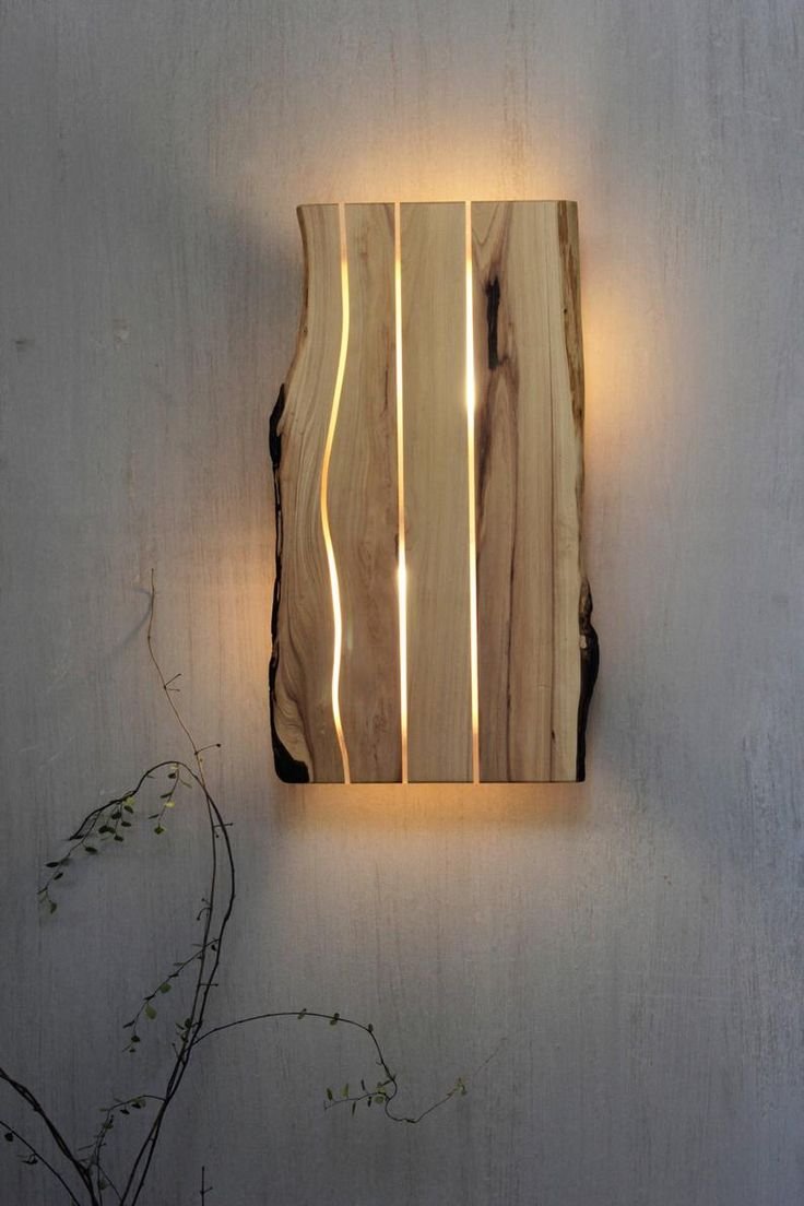 Деревянный светильник на стену