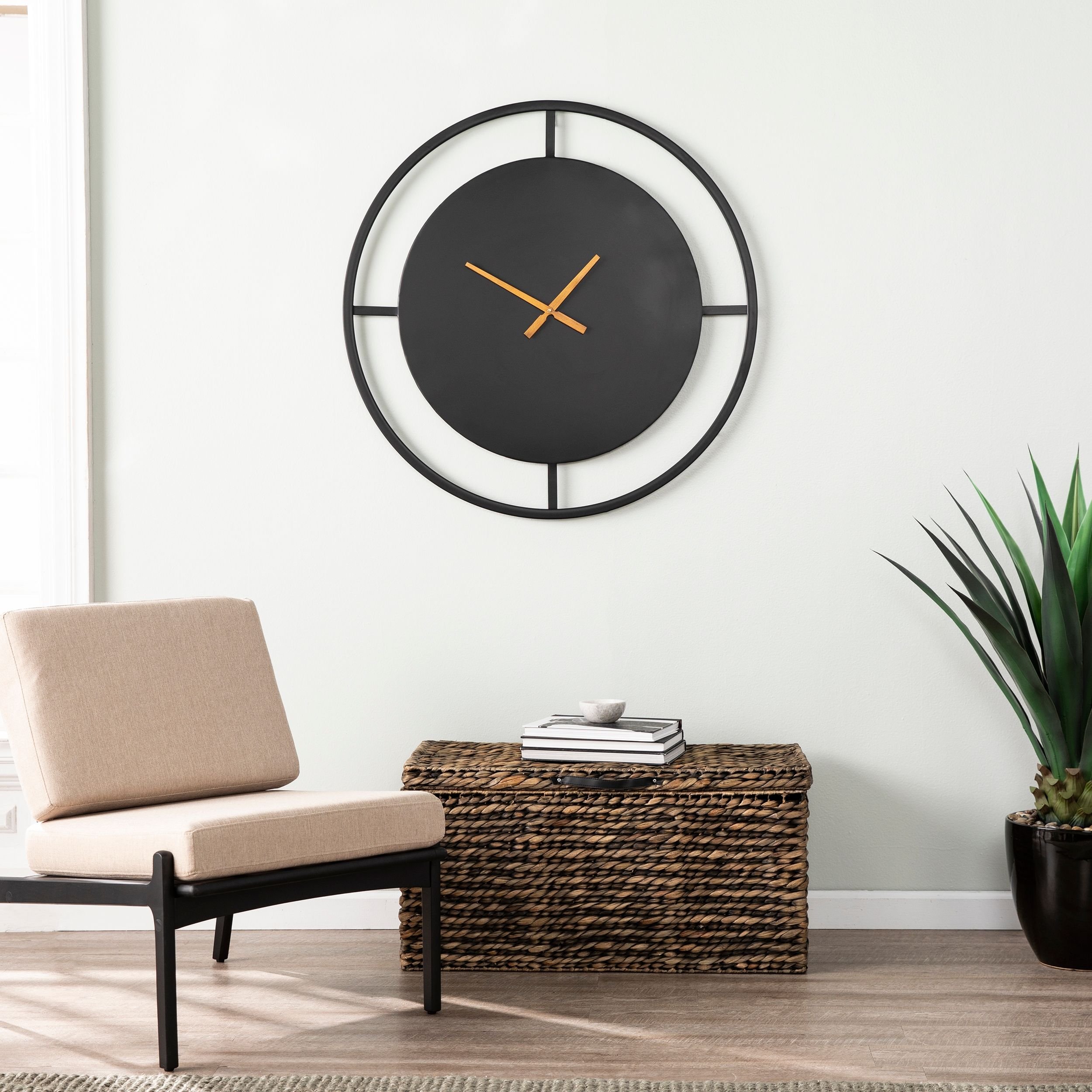 Часы настенные для гостиной в современном стиле