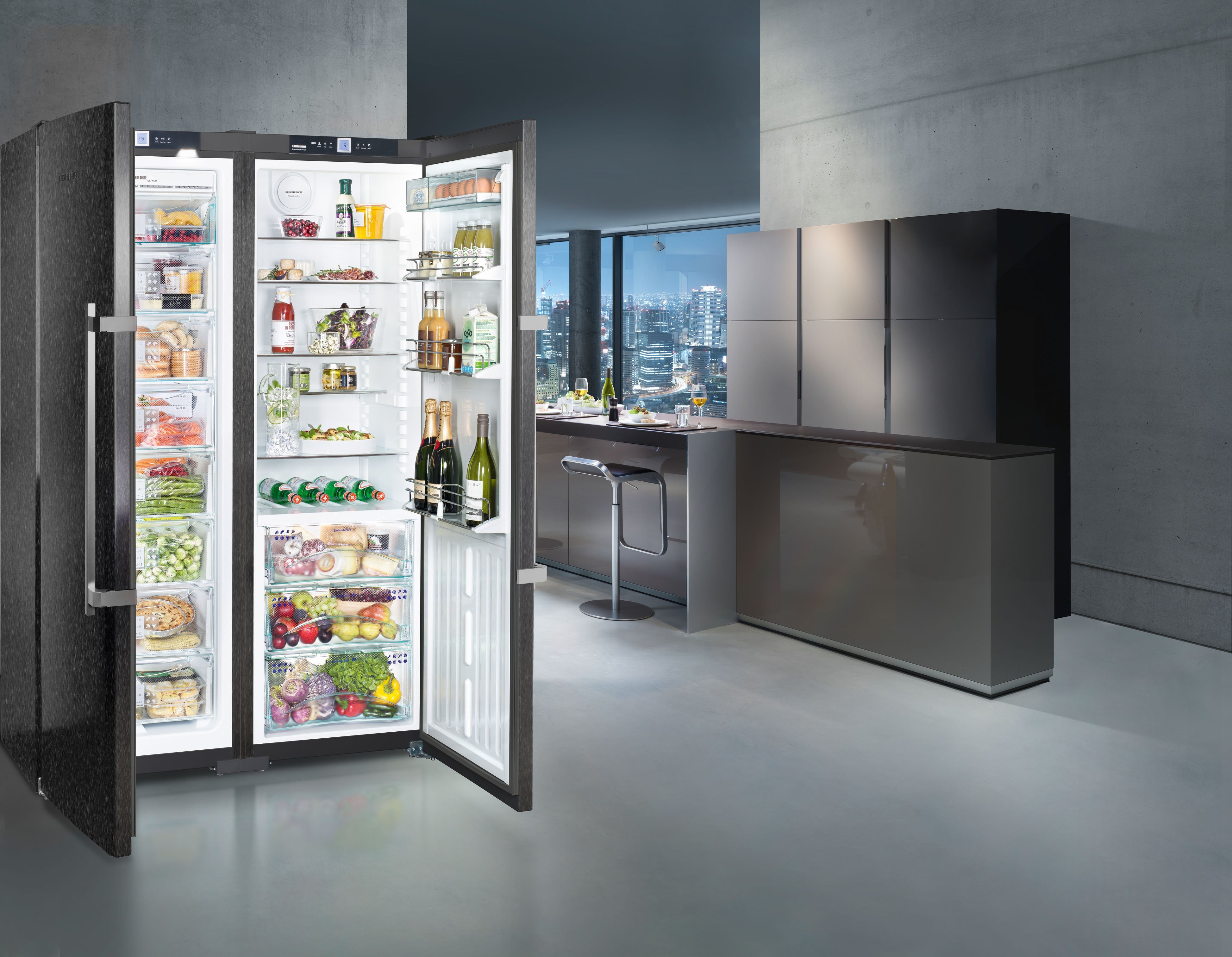 Какие холодильники лучше по качеству. Холодильник Либхер двухдверный. Двойной холодильник Либхер. Холодильник Liebherr sbses8496. Liebherr холодильник двухдверный.