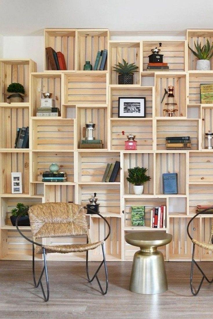 Книжный стеллаж из досок