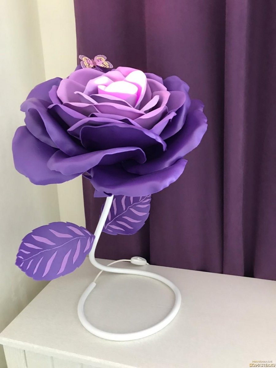 Фиолетовый светильник