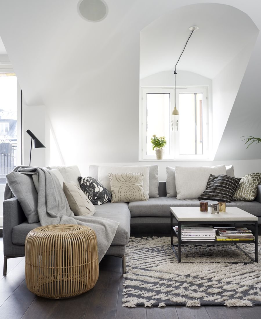 Гостиная в серых тонах