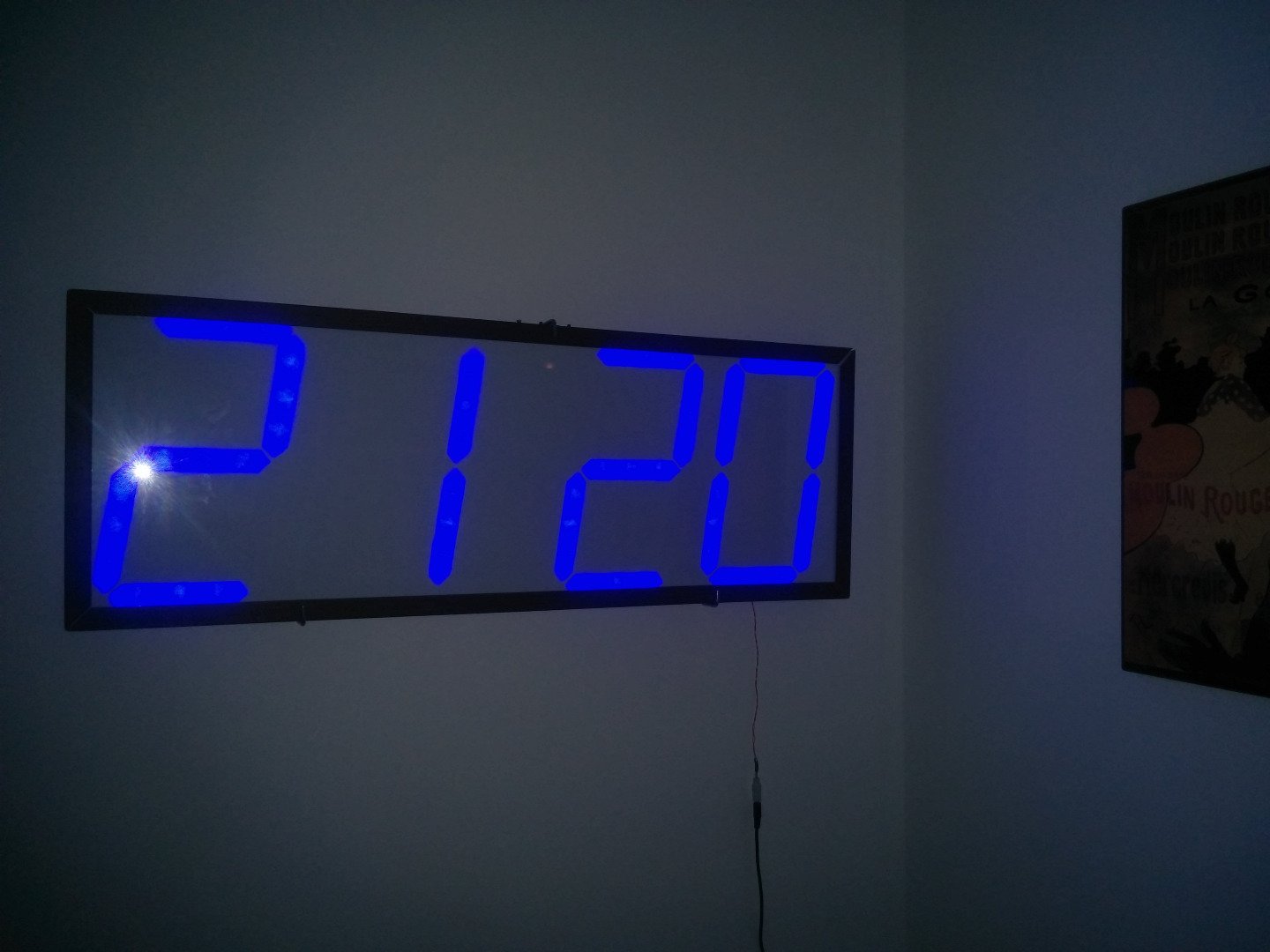 Часы цифровые настенные большие светодиодные с датой на ардуино
