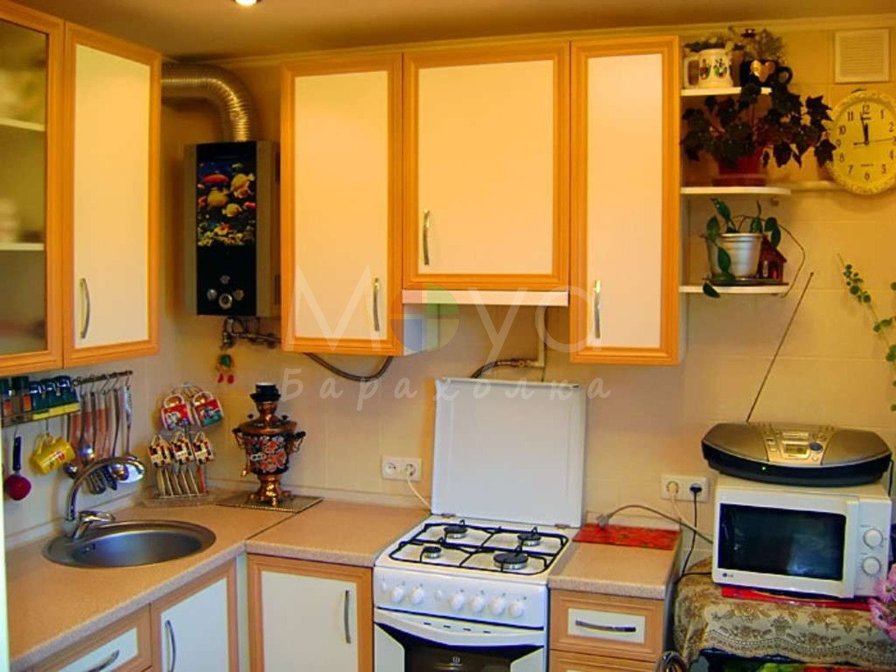 Кухни в хрущёвках с холодильником газовой колонкой 6кв