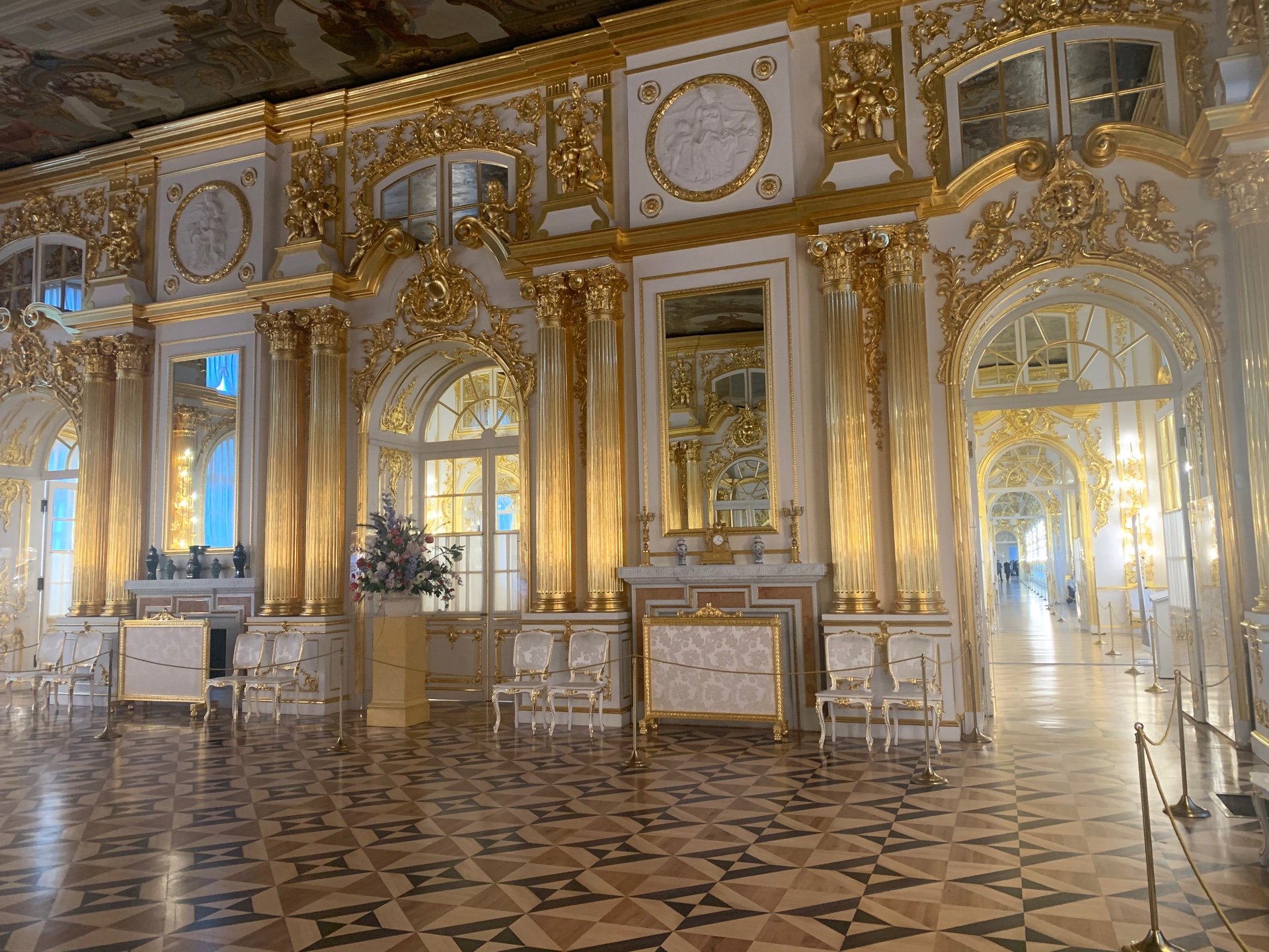 екатерининский дворец петергоф