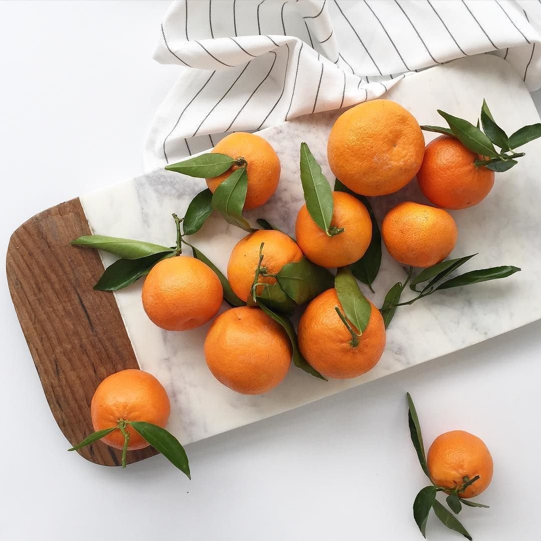 Оранжевый фрукт. Оранжевые фрукты и овощи. Торт с апельсинами. Как красиво подать мандарины на стол. Студия мандарин
