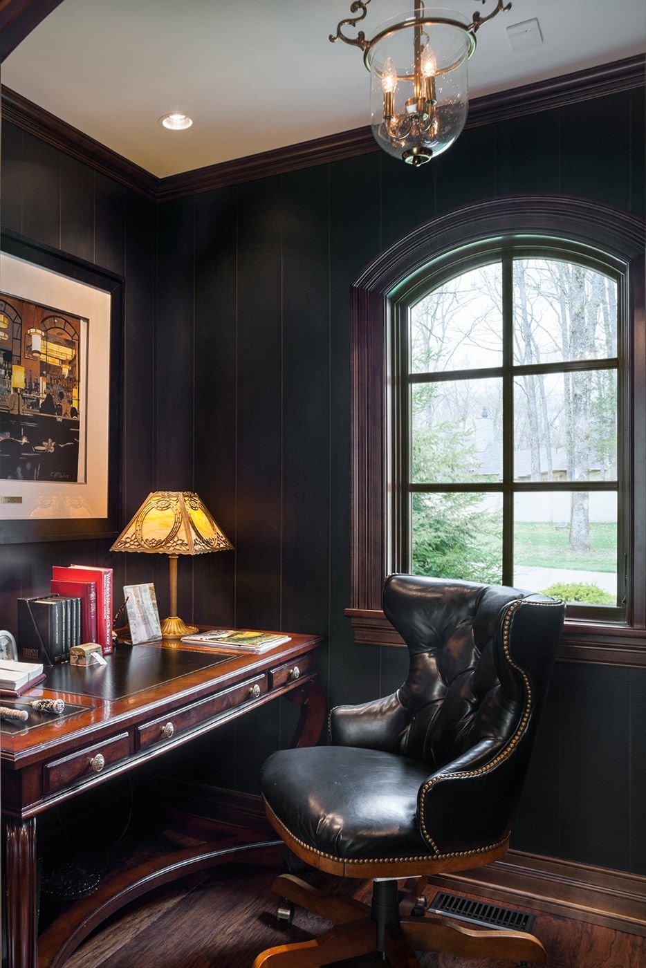 Красивый уютный кабинет