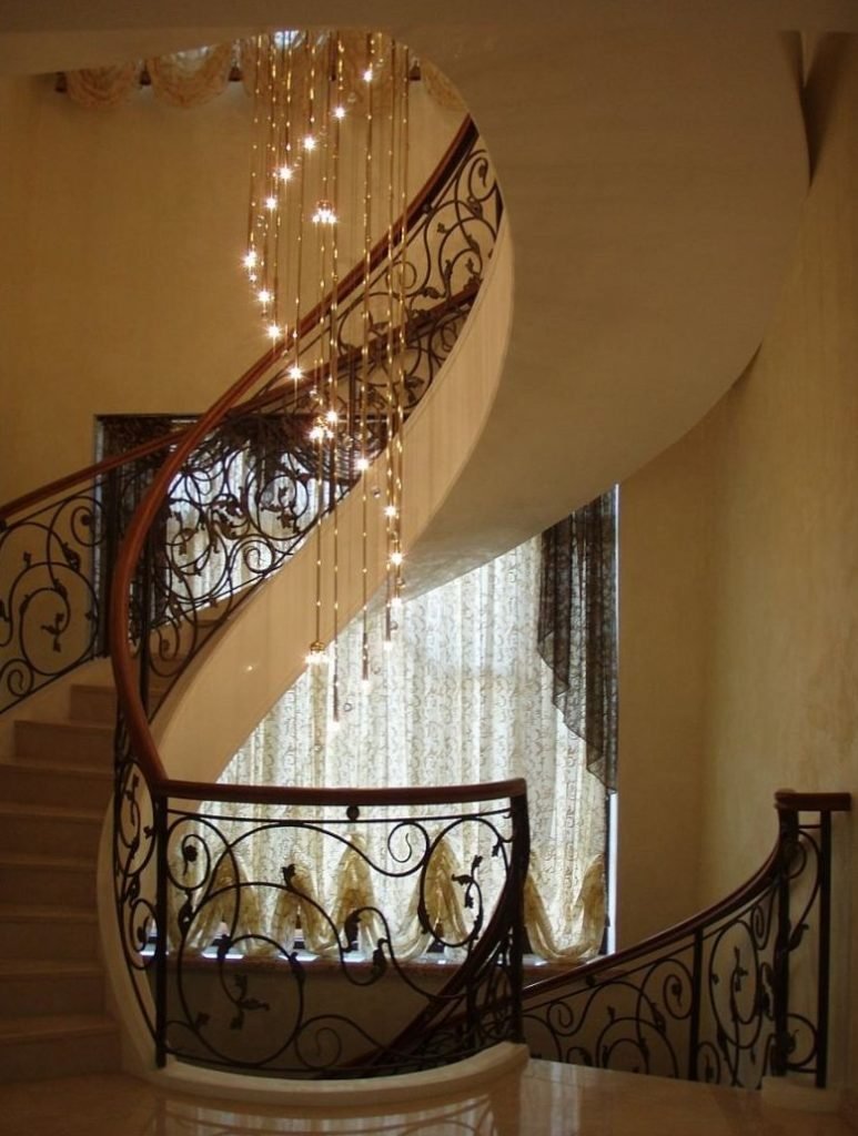 Окно на лестнице