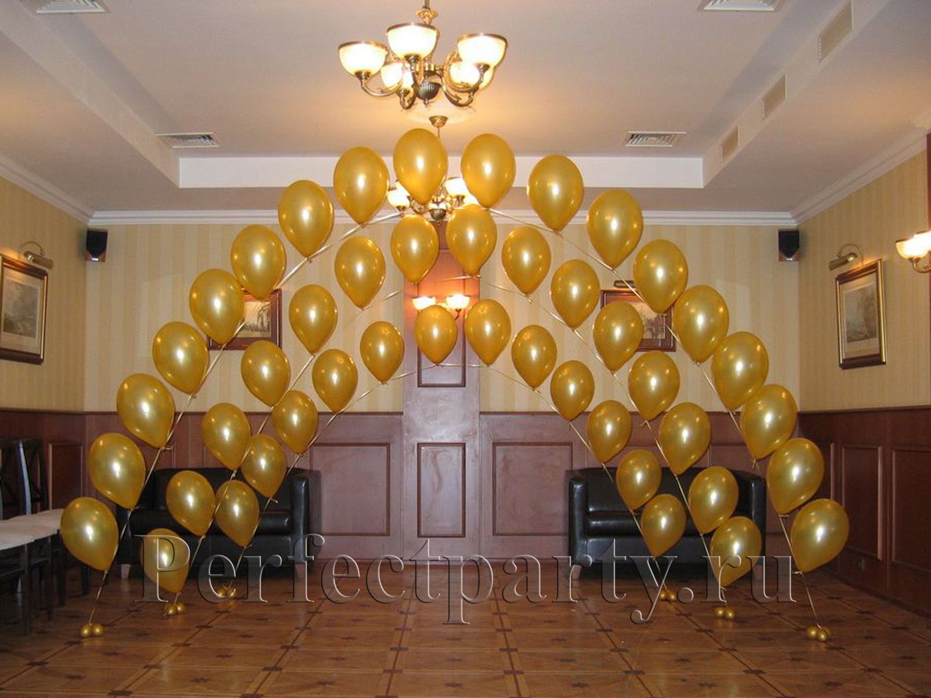 Оформление зала воздушными шарами. Украшение шарами. Украшение зала шарами. Гелиевая цепочка из воздушных шаров. Украсить зал шарами.
