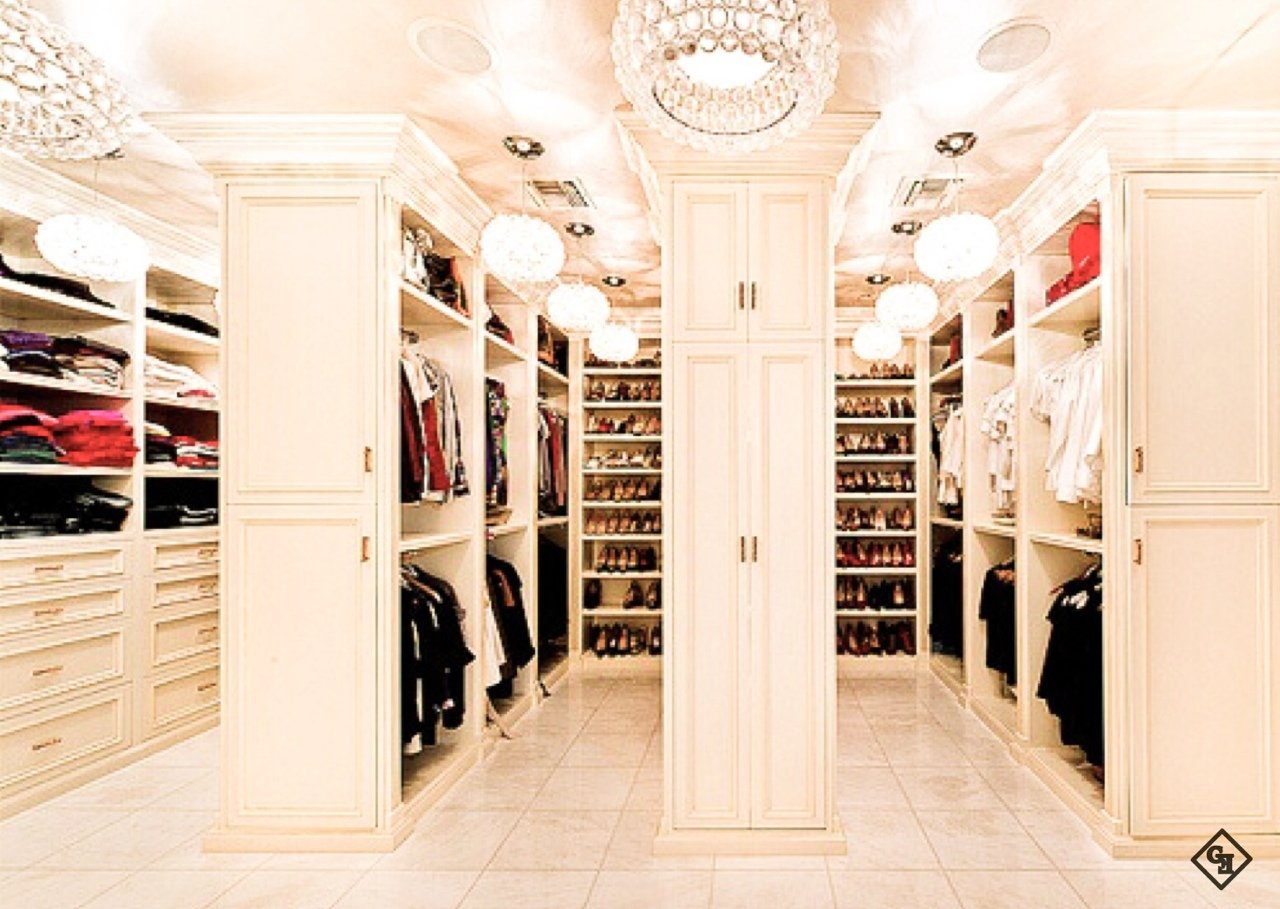Мега гардероб. Гардеробная Мэрайи Кэри. Красивые гардеробные комнаты. Огромная гардеробная. Женская гардеробная.