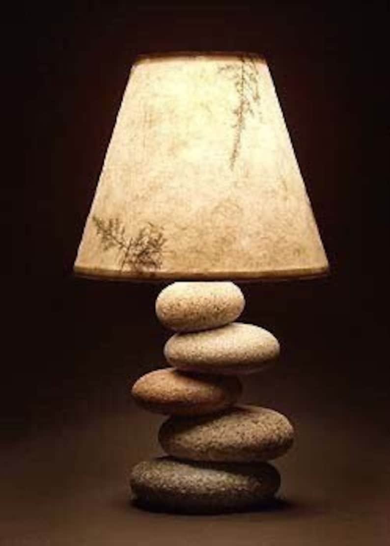 Лампа настольная из камня