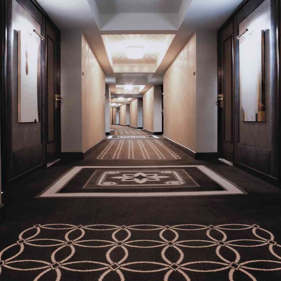 Ковровая плитка в коридоре