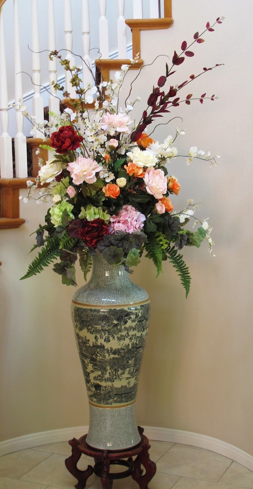 Цветы для напольной вазы