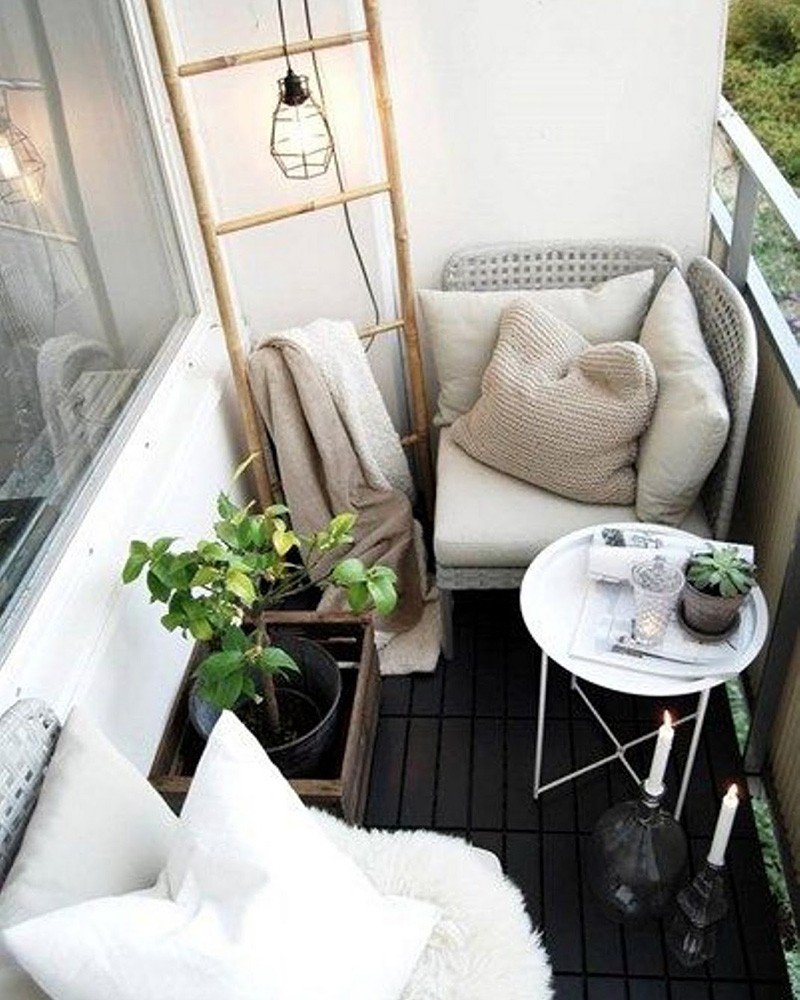 Маленький балкон для отдыха