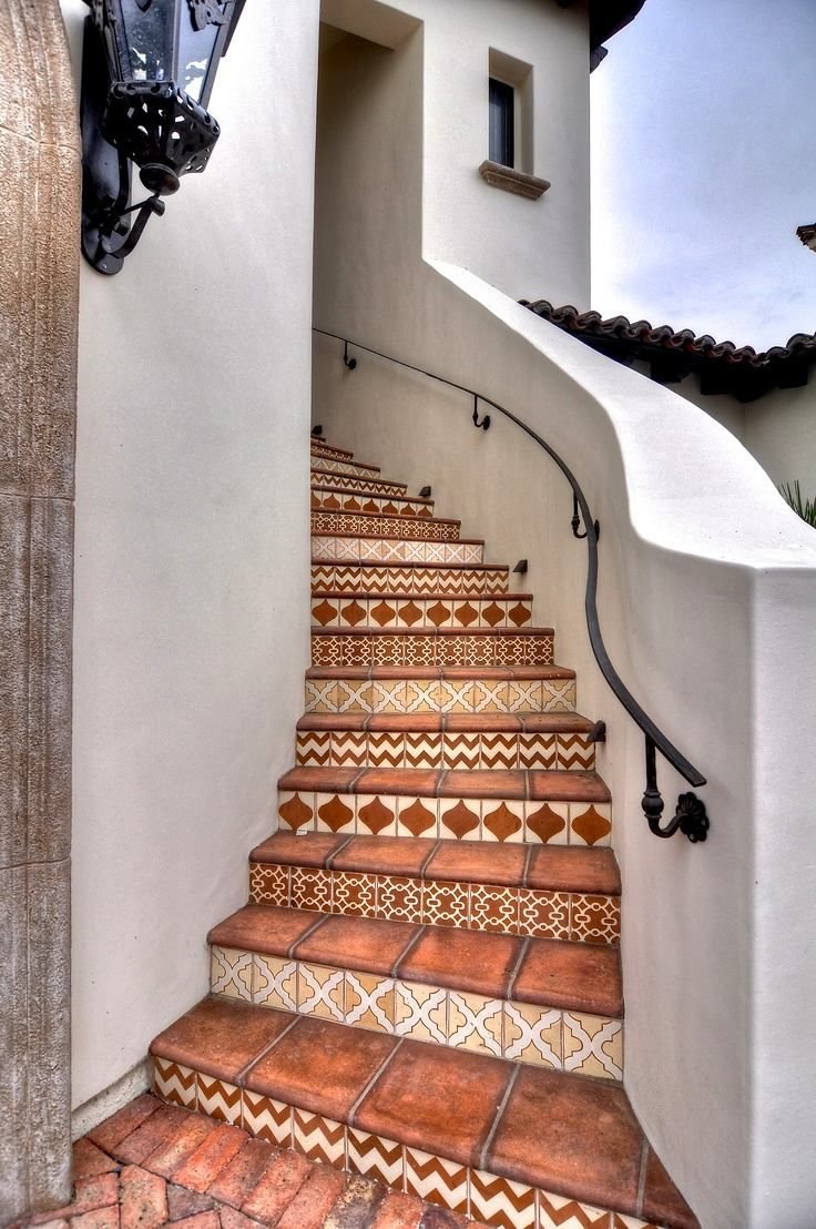 Красивые лестницы в средиземноморском стиле