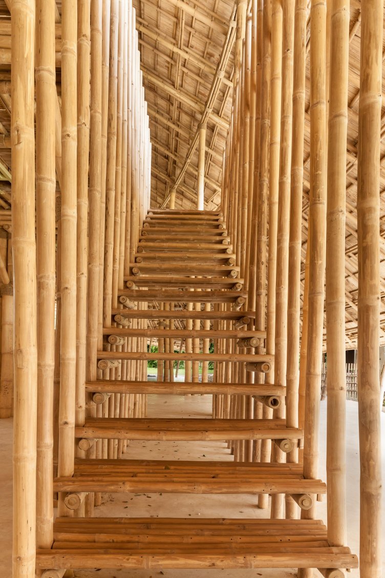 Лестница из бамбука