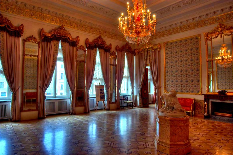 Трехчастный зал Строгановский дворец