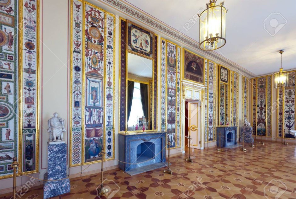 Строгановский дворец зал с дубовым камином