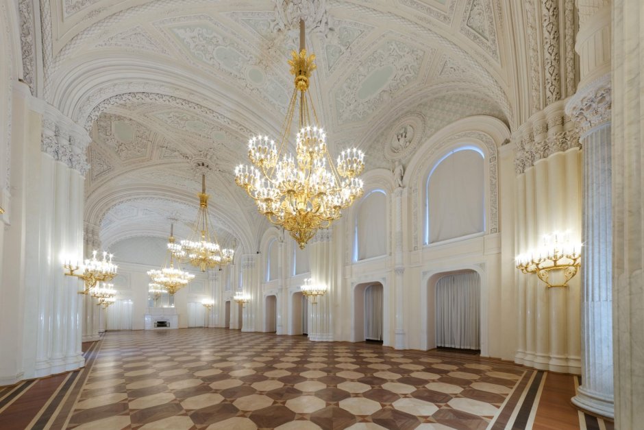 Мраморный дворец Белоколонный зал