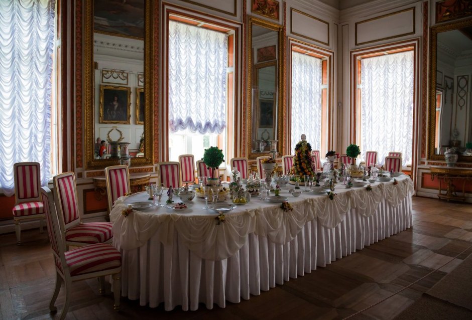 Строгановский дворец большой танцевальный зал